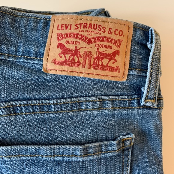 Levi’s 711 Skinny Jeans - Picture 3 of 8